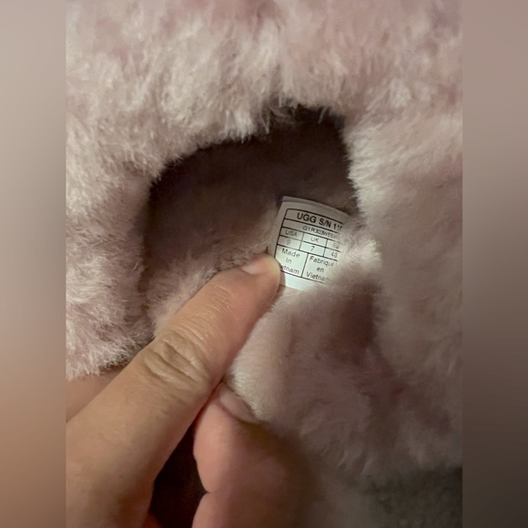 SOLD // UGG Scuffette II Spotty Slippers - Picture 7 of 9